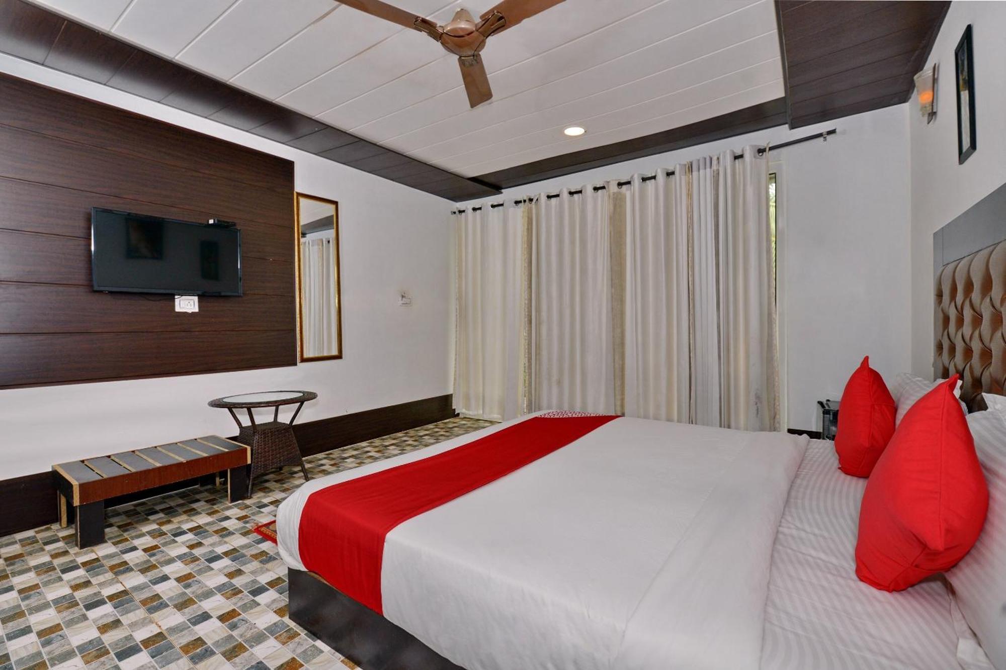 Collection O Retreat Morjim Resort Экстерьер фото